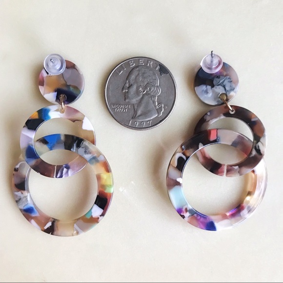 NEW Rainbow Marbled Circle Chain Earrings 🌈 - Picture 3 of 3